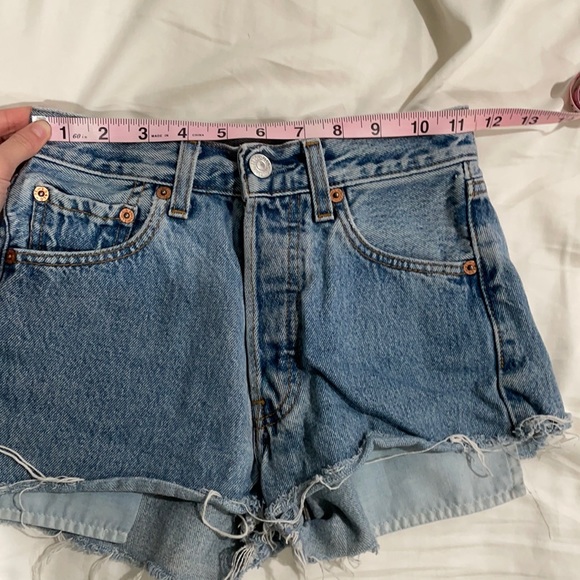 SOLD // Vintage Levis high waisted shorts - Picture 3 of 11